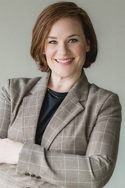 Sarah Burns headshot